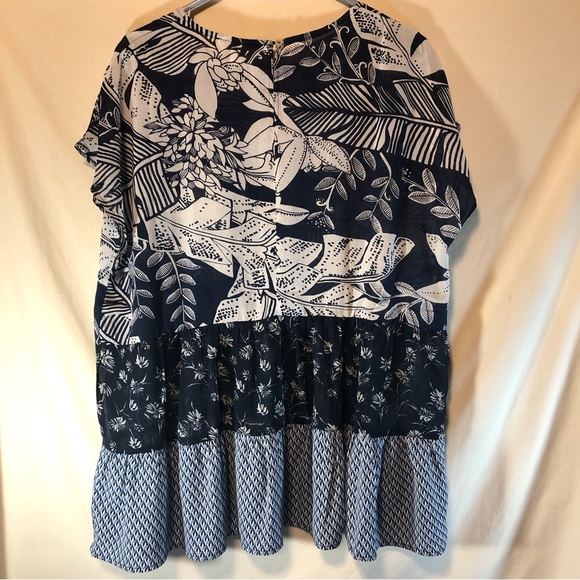 Weekend Suzanne BETRO woman semi sheer blue/white pattern short sleeve blouse XL - Picture 2 of 4